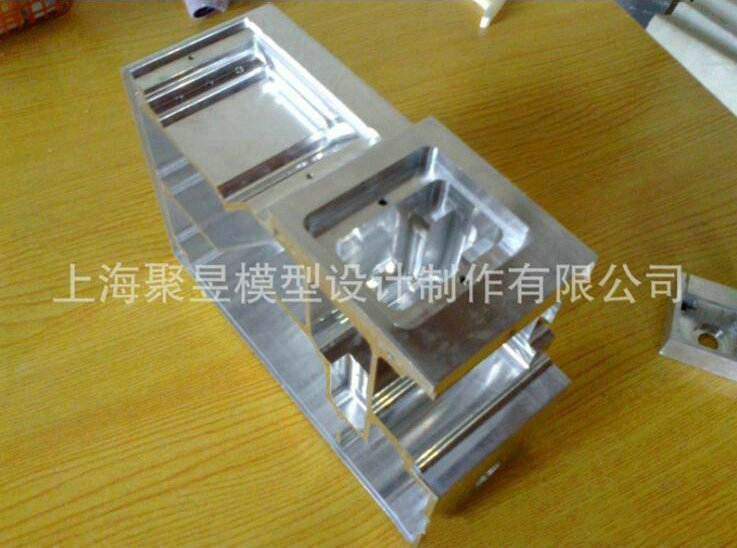 科技的發(fā)展讓鋁手板生產(chǎn)更順利